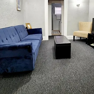 Two Bedroom In Beautiful Downtown Apartment
