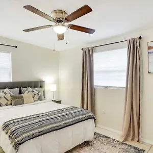 Pet-friendly Escape With Private Pool! Holiday home